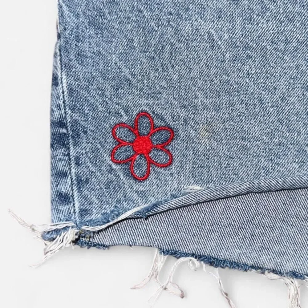 Disney Minnie Mouse Denim Mini Shorts WOMEN'S SIZE 22 - Picture 3 of 8